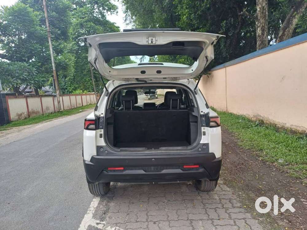 Maruti Suzuki Brezza 1.5 Lxi Smart Hybrid, 2024, Petrol