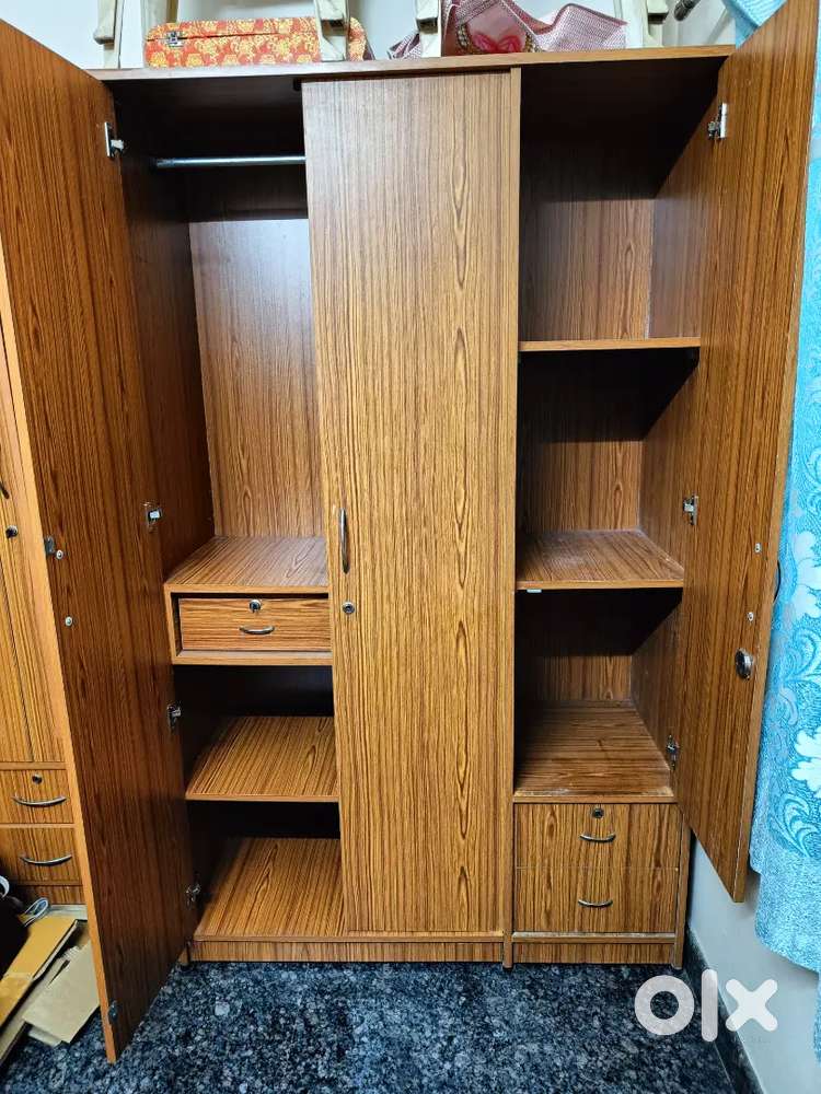 Wardrobe Wooden - Buy & Sell Used Furniture in Bengaluru | OLX