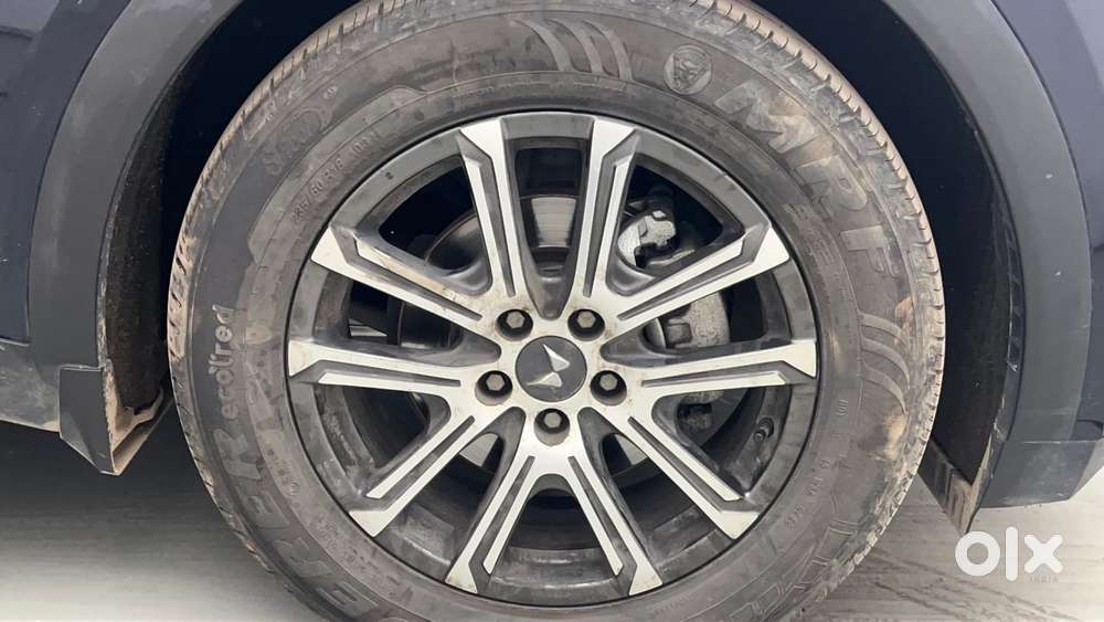 Mahindra Xuv700 2.2 Ax 7 Diesel At Luxury Pack Str Awd, 2022, Diesel