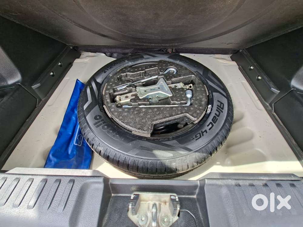 Maruti Suzuki Brezza 1.5 Zxi Smart Hybrid, 2021, Petrol