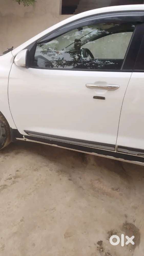 Hyundai Aura 2023 Cng 32000 Km Driven Single Hand Car .