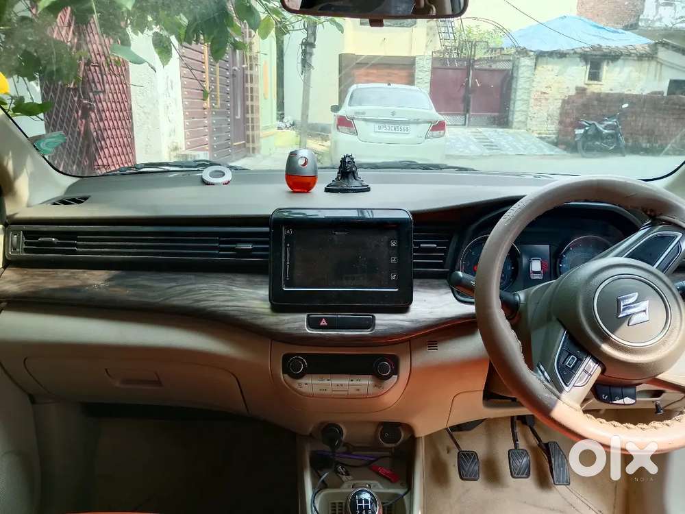 Maruti Suzuki Ertiga Top Model Zxi Smart Hybrid
