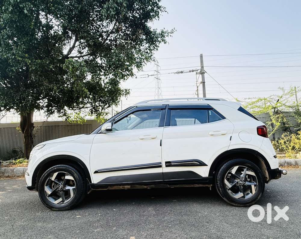 Hyundai Venue 1.5 Crdi Sx (o) Dual Tone, 2019, Diesel