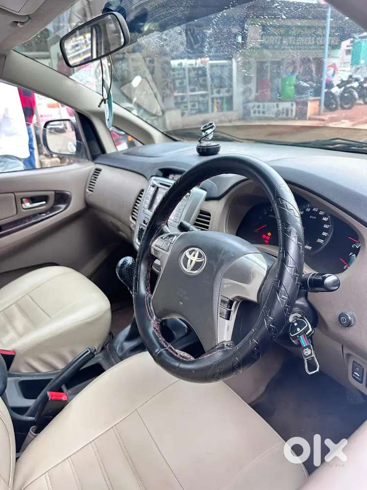 Toyota Innova 2015 Diesel 74000 Km Driven