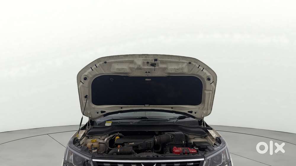 Mahindra Xuv300 W8 Option, 2023, Petrol