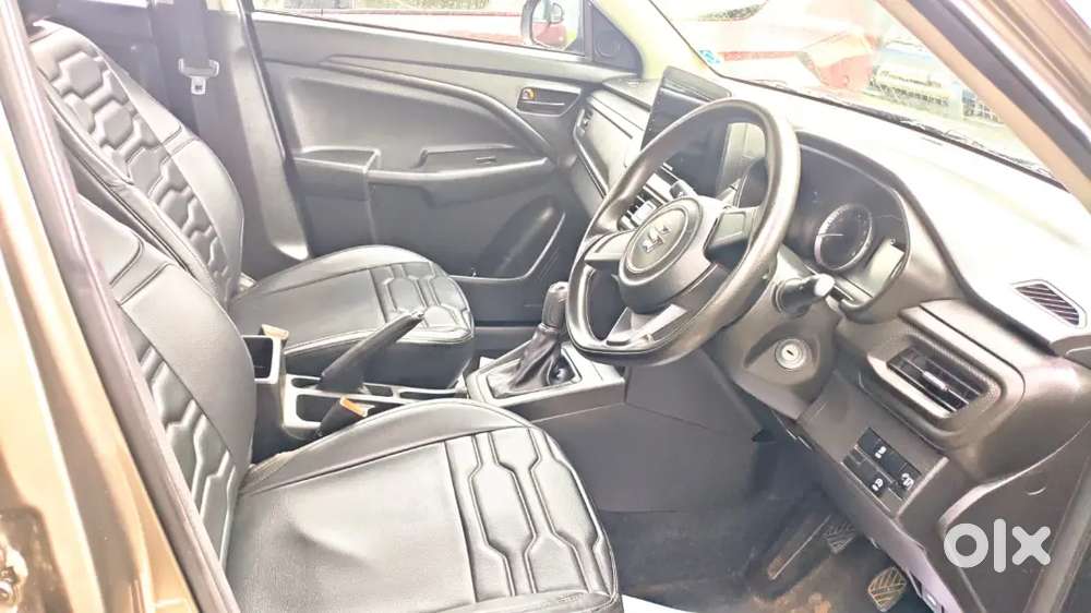 Maruti Brezza Lxi 2023 Full Companies Free Service Available