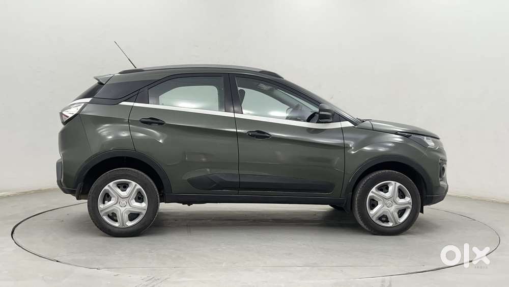 Tata Nexon 1.2 Revotron Xm, 2023, Petrol