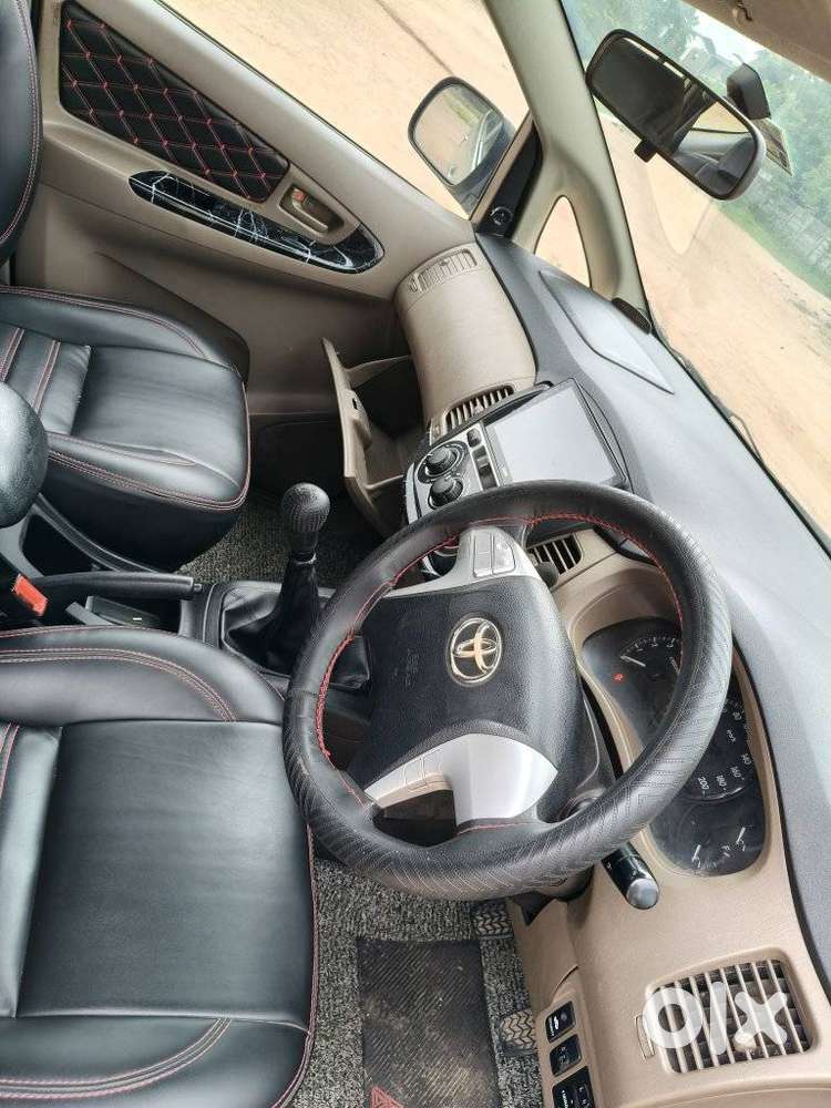 Toyota Innova 2.5 Gx (diesel) 8 Seater Bs Iv, 2015, Diesel