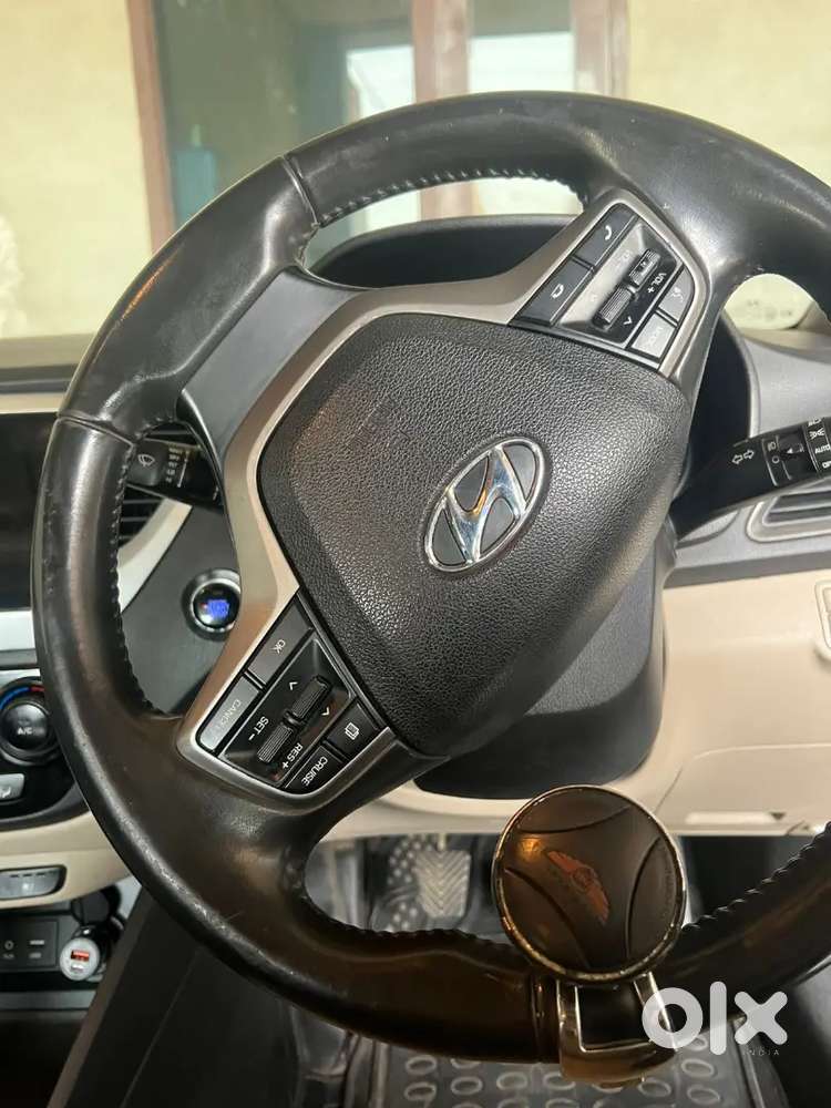 Verna 1.6  Sanroof Model