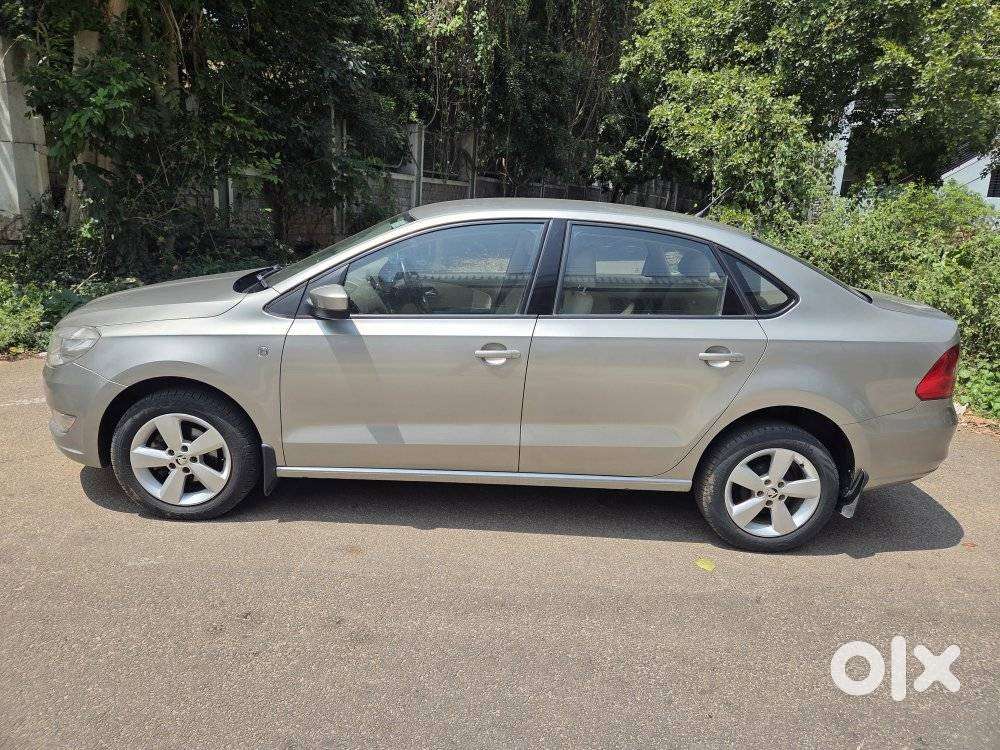 Skoda Rapid 1.5 Elegance Tdi Mt, 2015, Diesel
