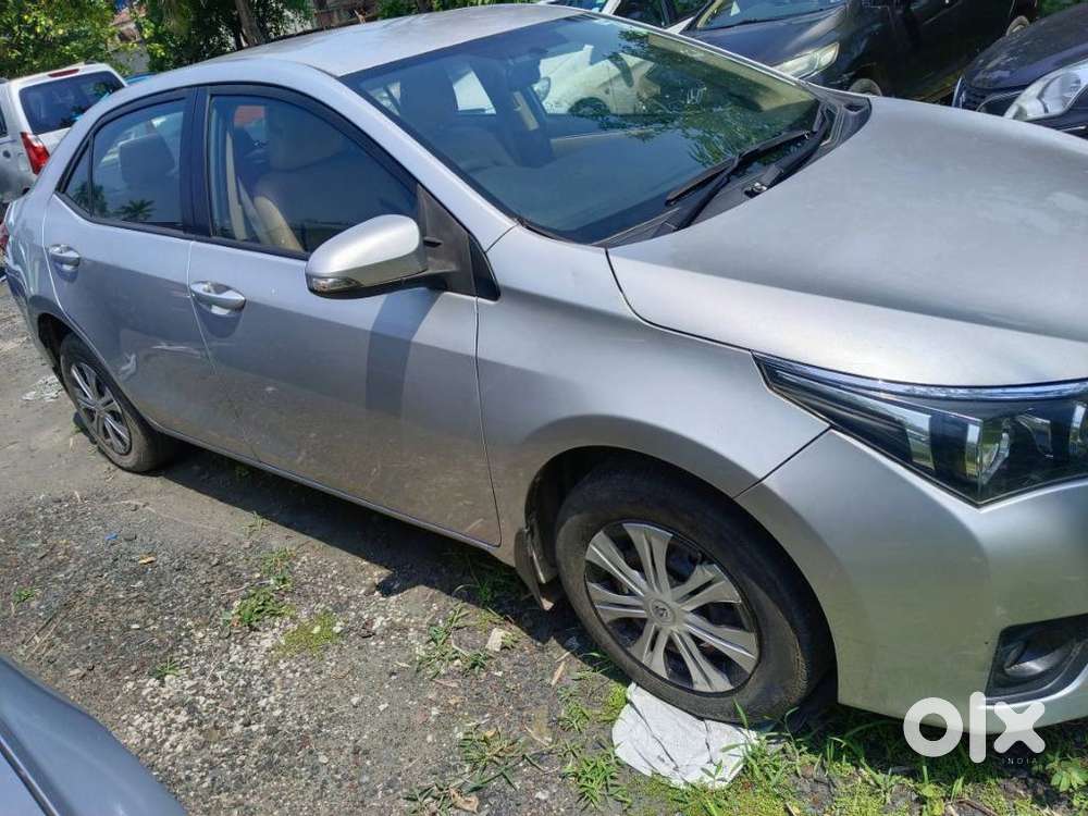 Toyota Corolla Altis 1.8 J, 2015, Petrol