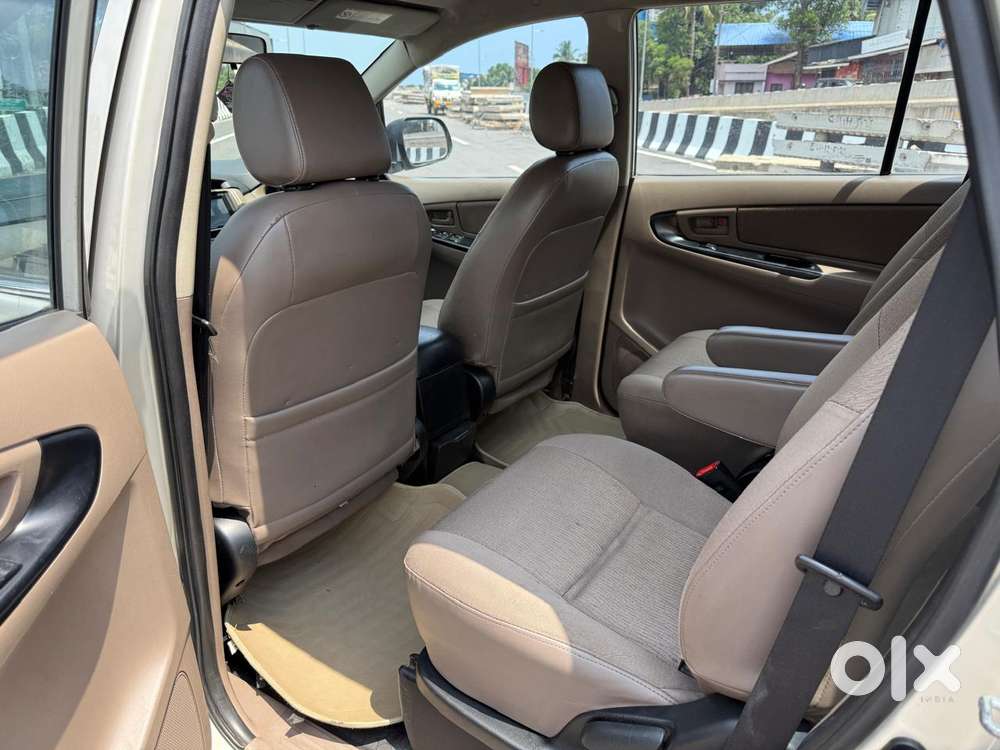 Toyota Innova 2.5 G (diesel) 7 Seater Bs Iv, 2015, Diesel