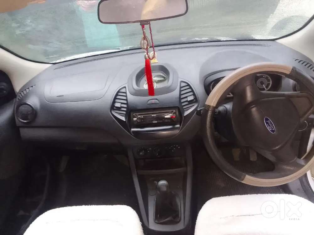 Ford Figo Petrol 2015