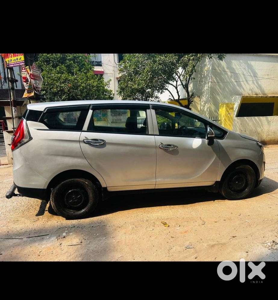 Mahindra Marazzo M2, 2019, Diesel