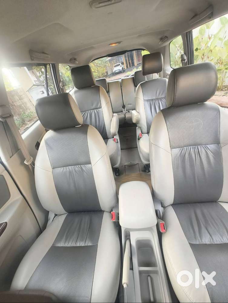 Toyota Innova 2.5 V 2014