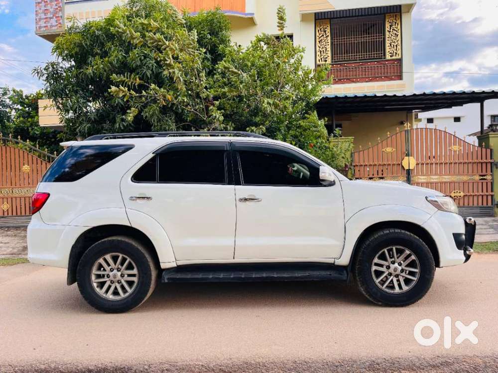 Toyota Fortuner 4x2 Manual, 2014, Diesel