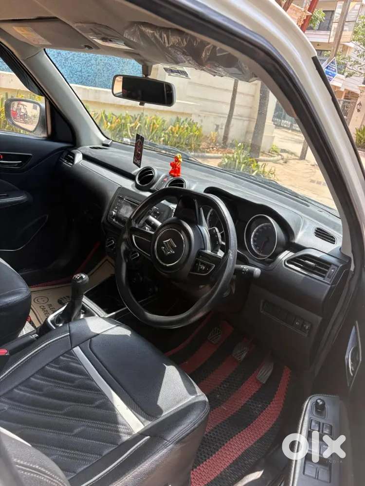 Maruti Suzuki Swift 2018 Petrol 30995 Km Driven