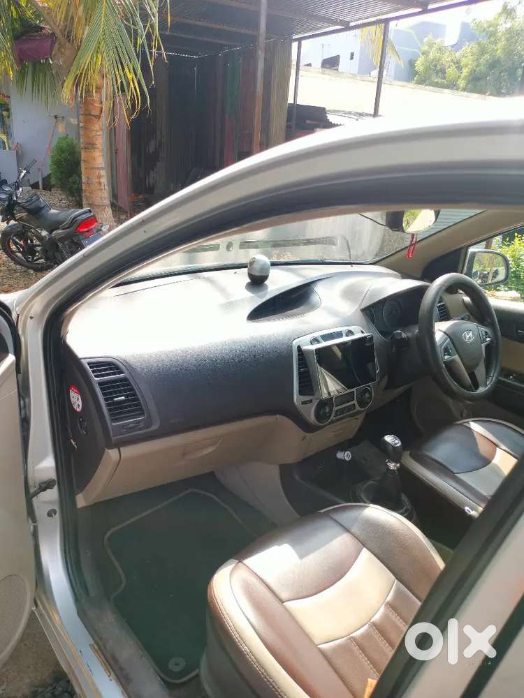 Hyundai I20 Asta 2009 Sunroof With 8 Airbags