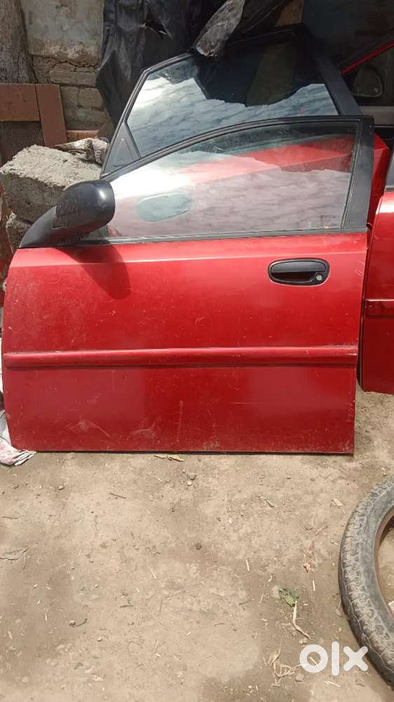 Second Hand Car Ke Cigare Part Available Hai