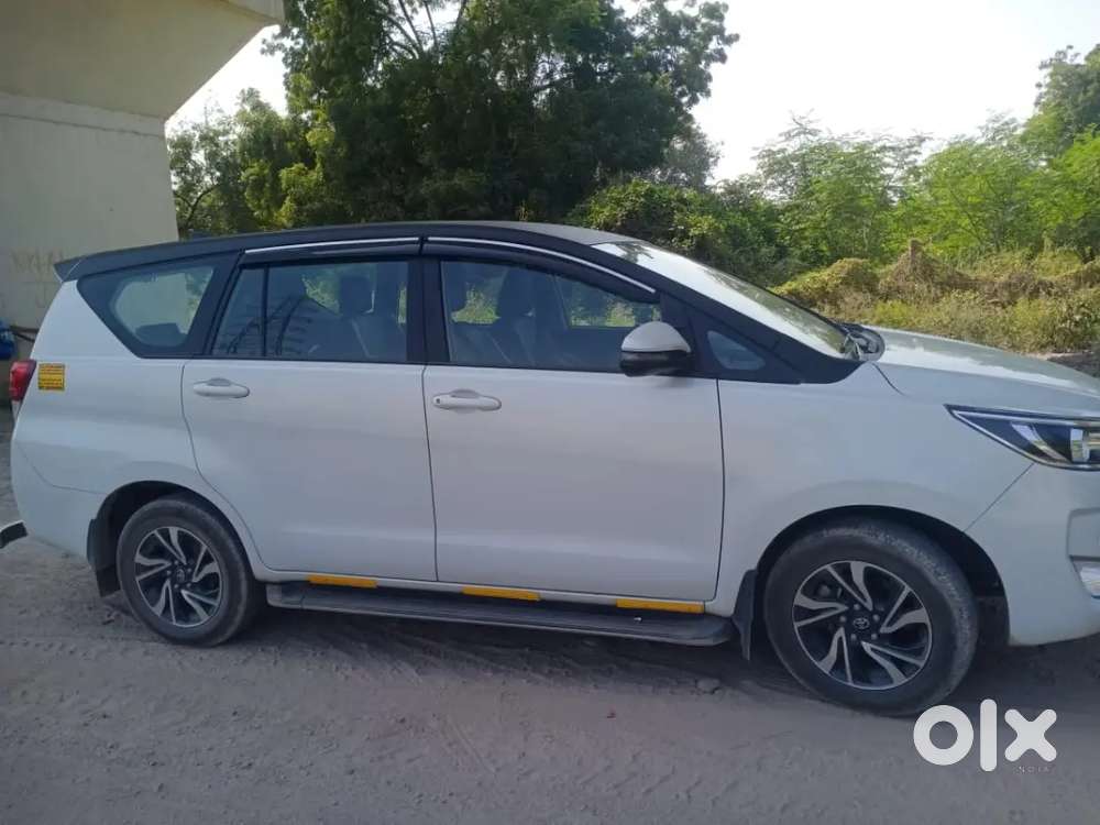 Toyota Innova Crysta 2024