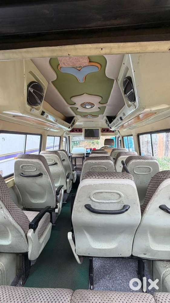2011 Model 17 Seat Traveller