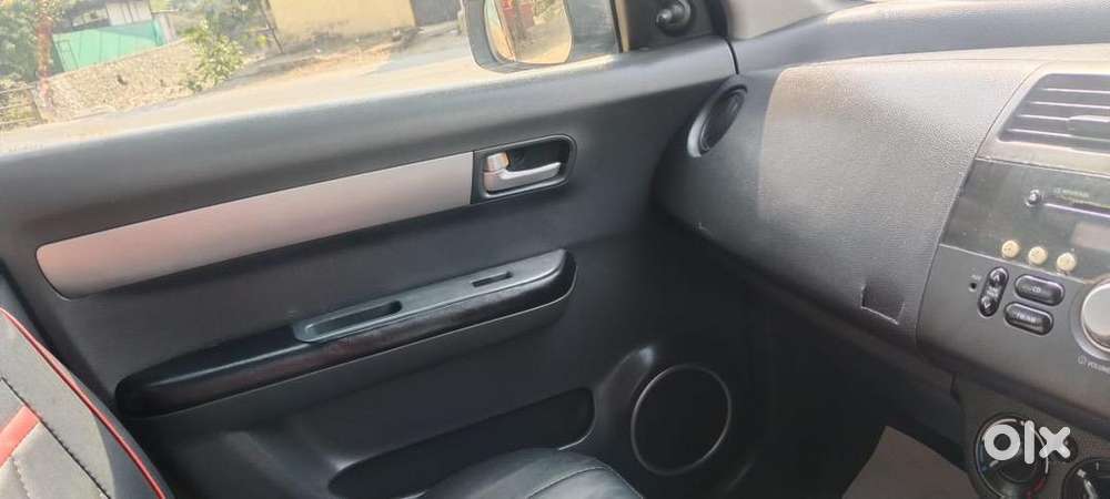 Maruti Suzuki Swift Dzire 2012