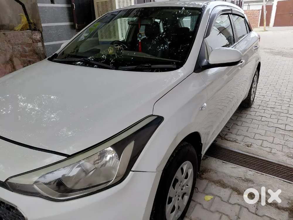 Hyundai I20 Executive 54415 Km Runing Showroom Car