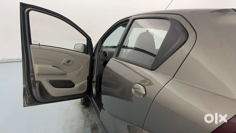 Datsun Redigo T Option, 2016, Petrol