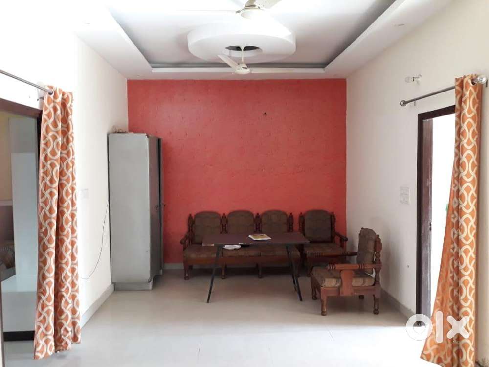 3BHK Fully furnished flat available for rent with modern kitchen For