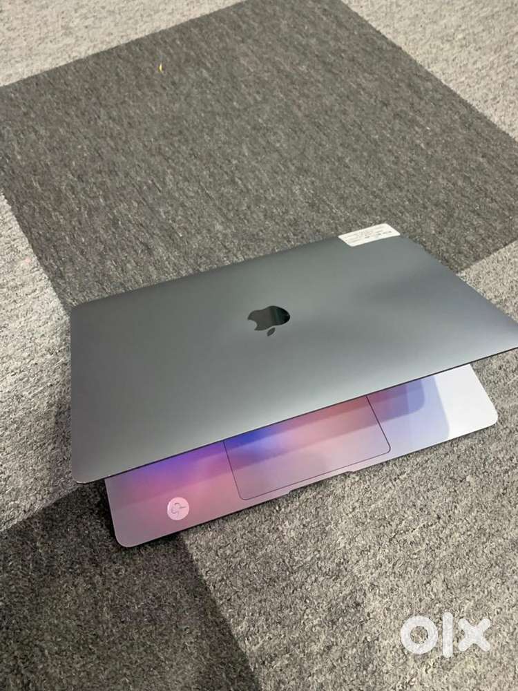 Macbook Air M1 Chip/2020/13inch/8GB RAM /512GB /Touch Id /Good