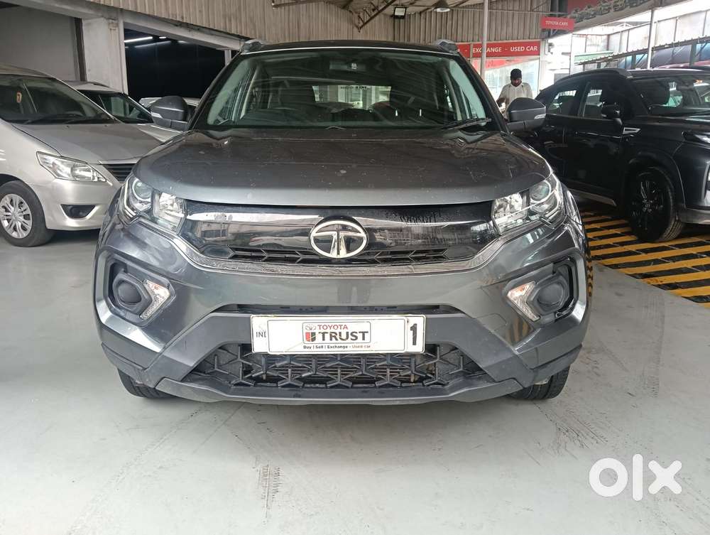 Tata Nexon, 2022, Petrol