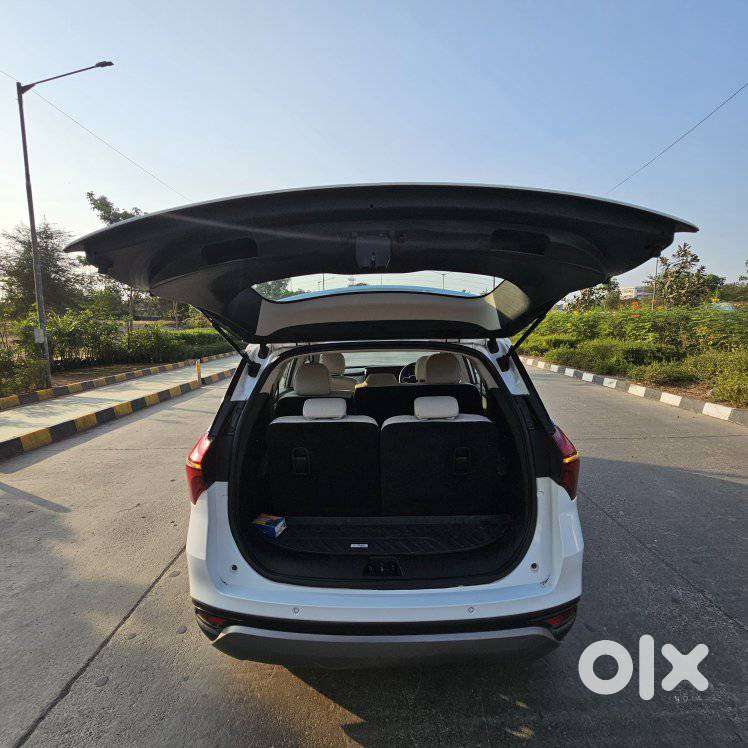 Mahindra Xuv700 2.2 Ax 7 Diesel At Str, 2023, Diesel