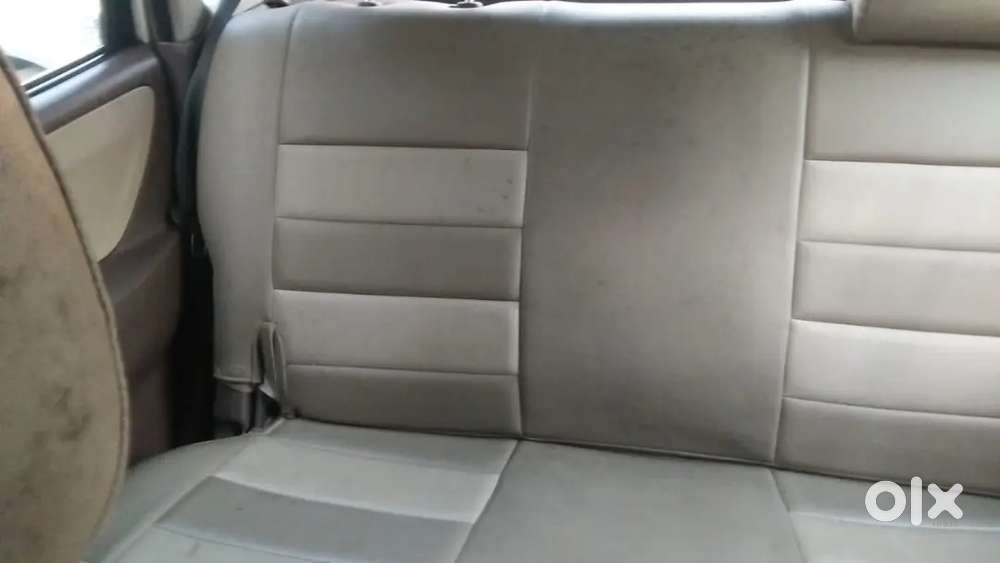 This Is A One-handed Car, And You Can See The Condition Of The Car In