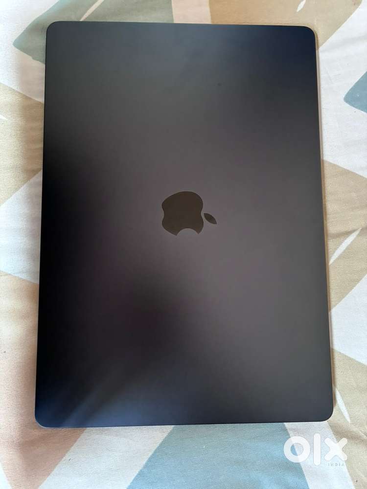  MacBook Air 15” M5  AppleCare+  4 Months Old  ₹1.5L