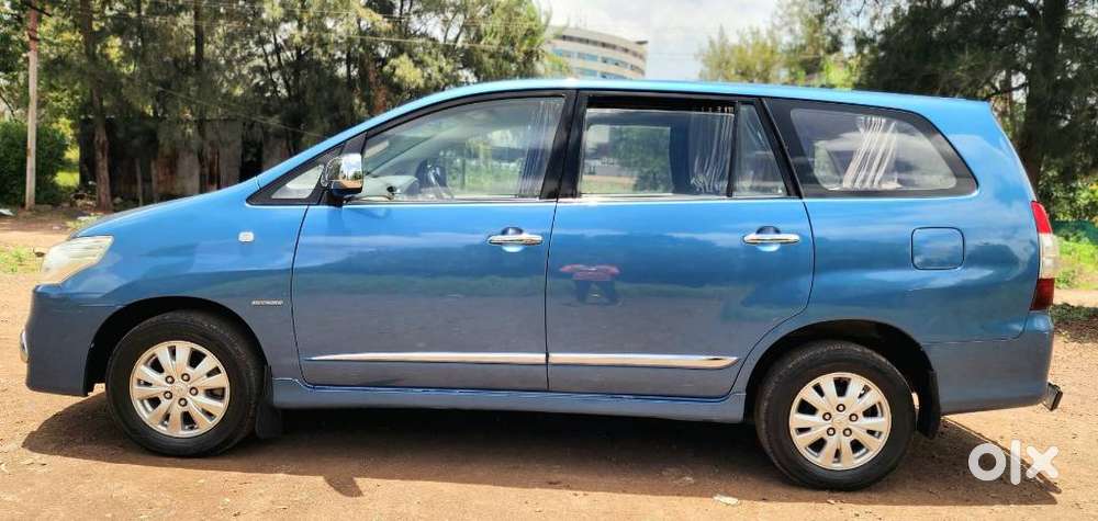 Toyota Innova 2.5 V Diesel 8-seater, 2010, Diesel