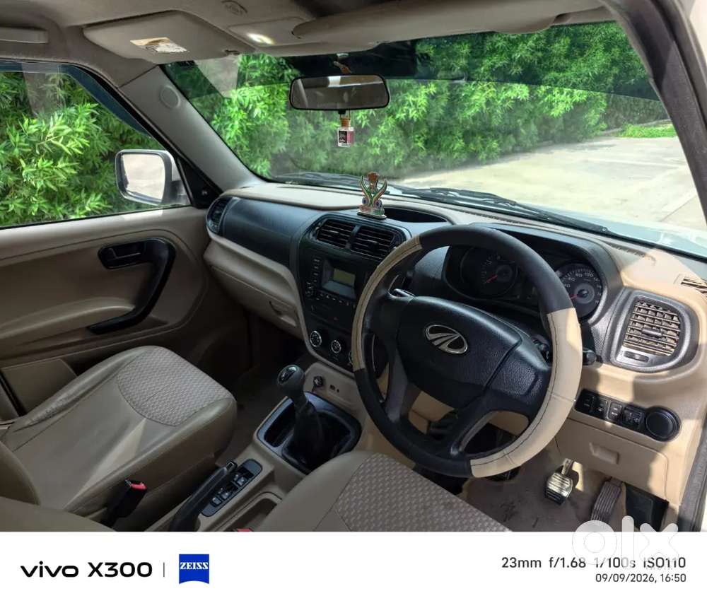 2018 Mahindra Tuv300 T6+ Diesel | 2nd Owner