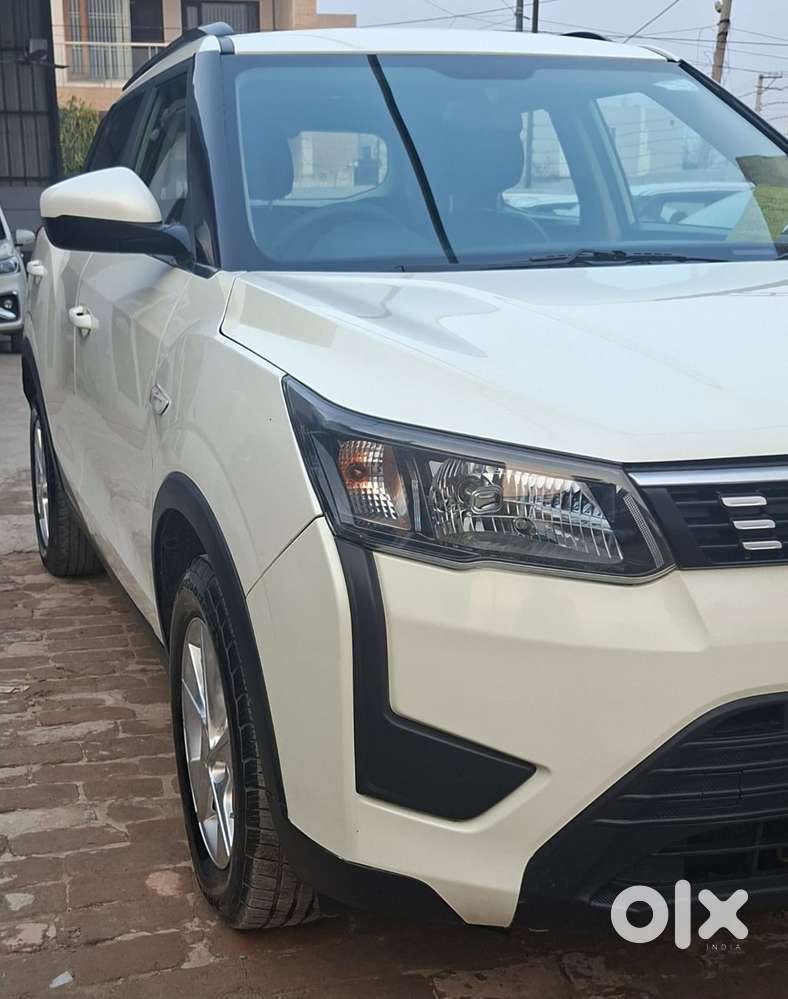Mahindra Xuv300 W6 Amt Diesel, 2022, Diesel