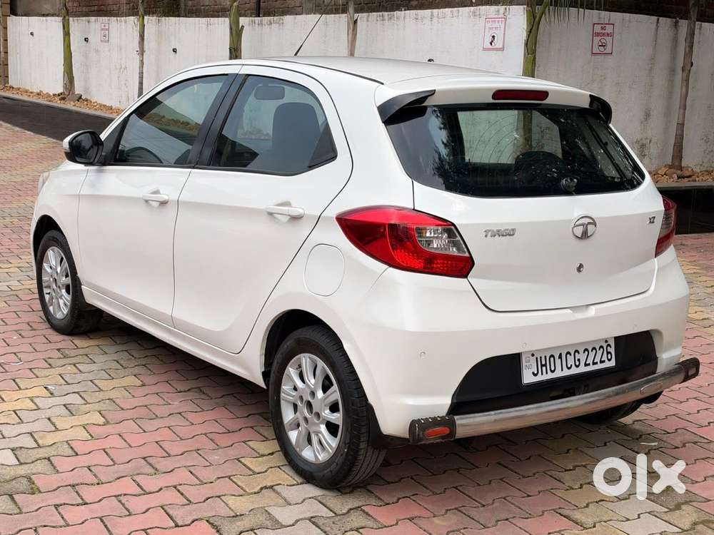 Tata Tiago 1.2 Revotron Xz (o), 2017, Petrol