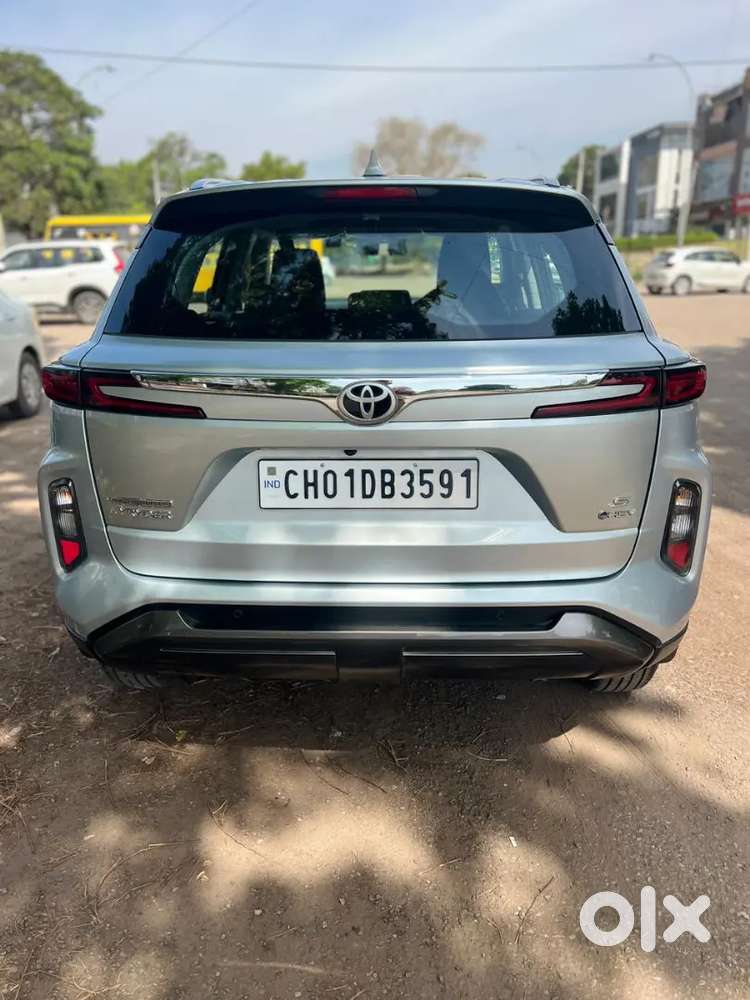 Toyota Urban Cruiser Hyryder 2025 S Strong Hybrid Auto Done 7800 Km