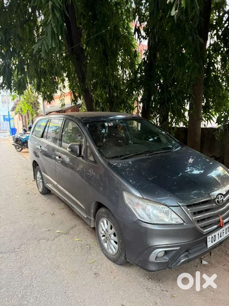 Toyota Innova 2015