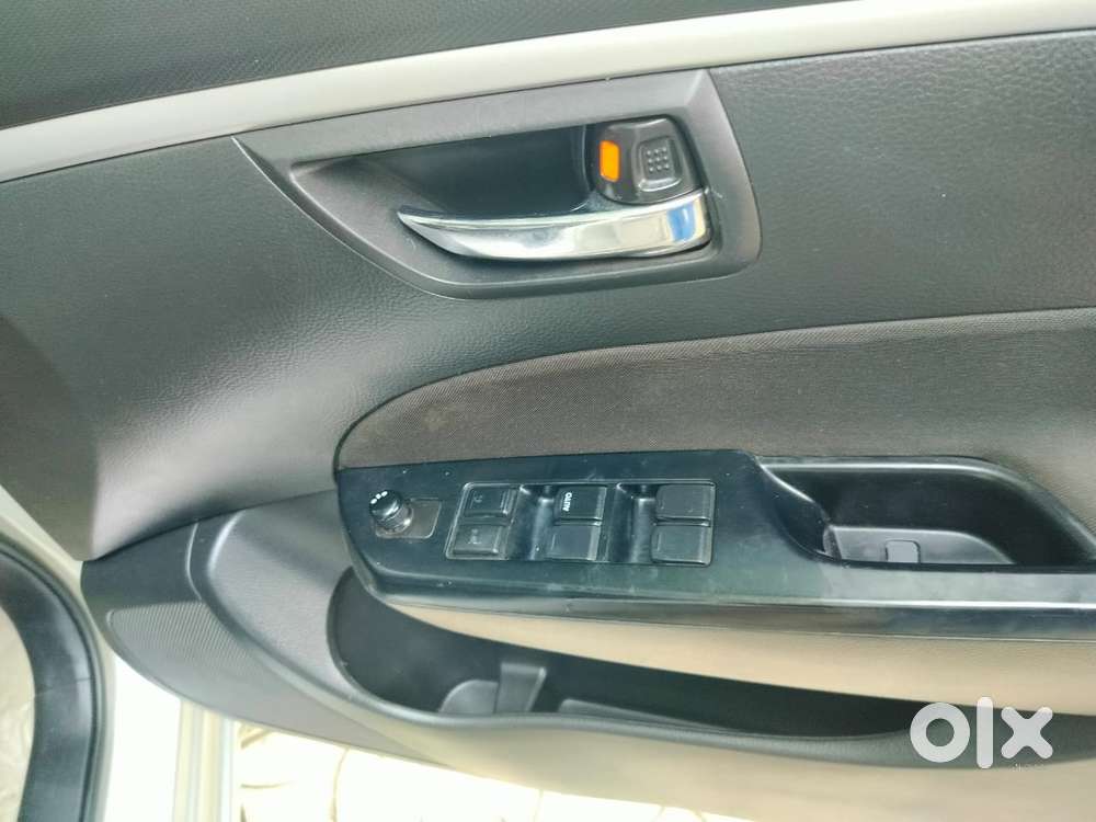 Maruti Suzuki Swift Vxi 1.2 Abs Bs-iv, 2013, Petrol