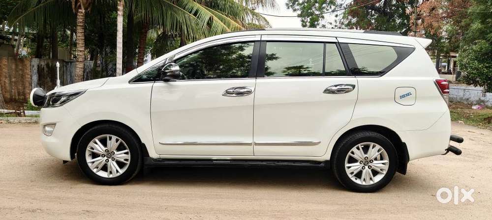 Toyota Innova Crysta 2.8z Automatic, 2019