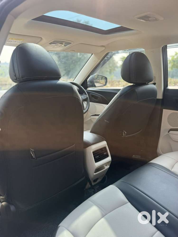 Mahindra Xuv 3xo Mx1 Pm Mt, 2025, Petrol