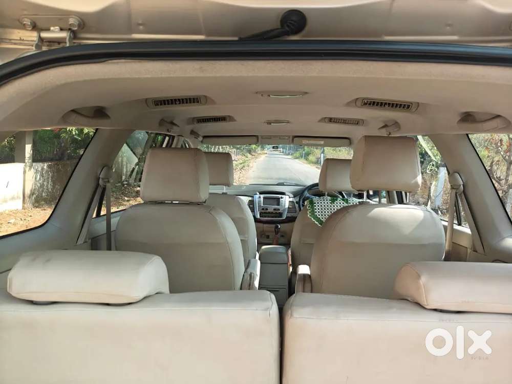 Toyota Innova 2014