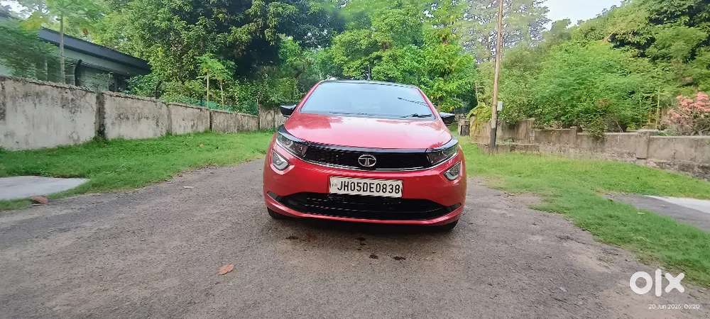 Tata Altroz 1.5 Diesel  Red Color 72000kms Driven
