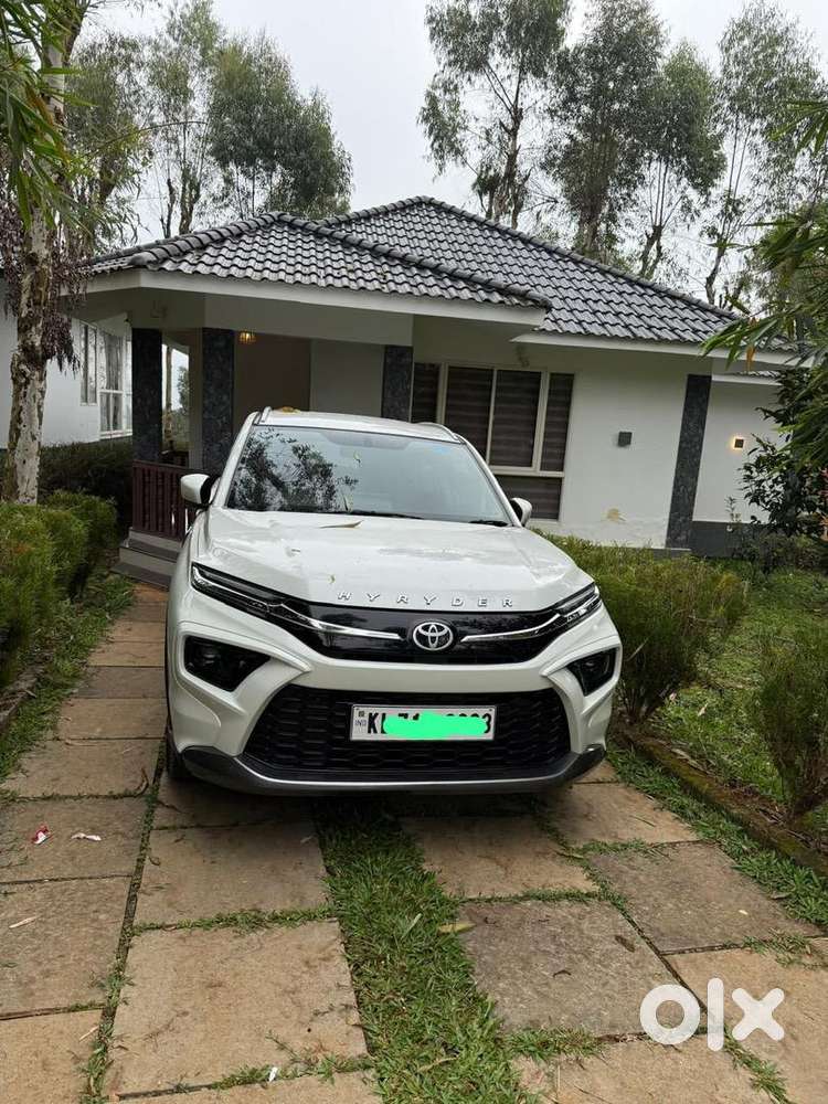 Toyota Urban Cruiser Hyryder 2023 Petrol Well Maintained