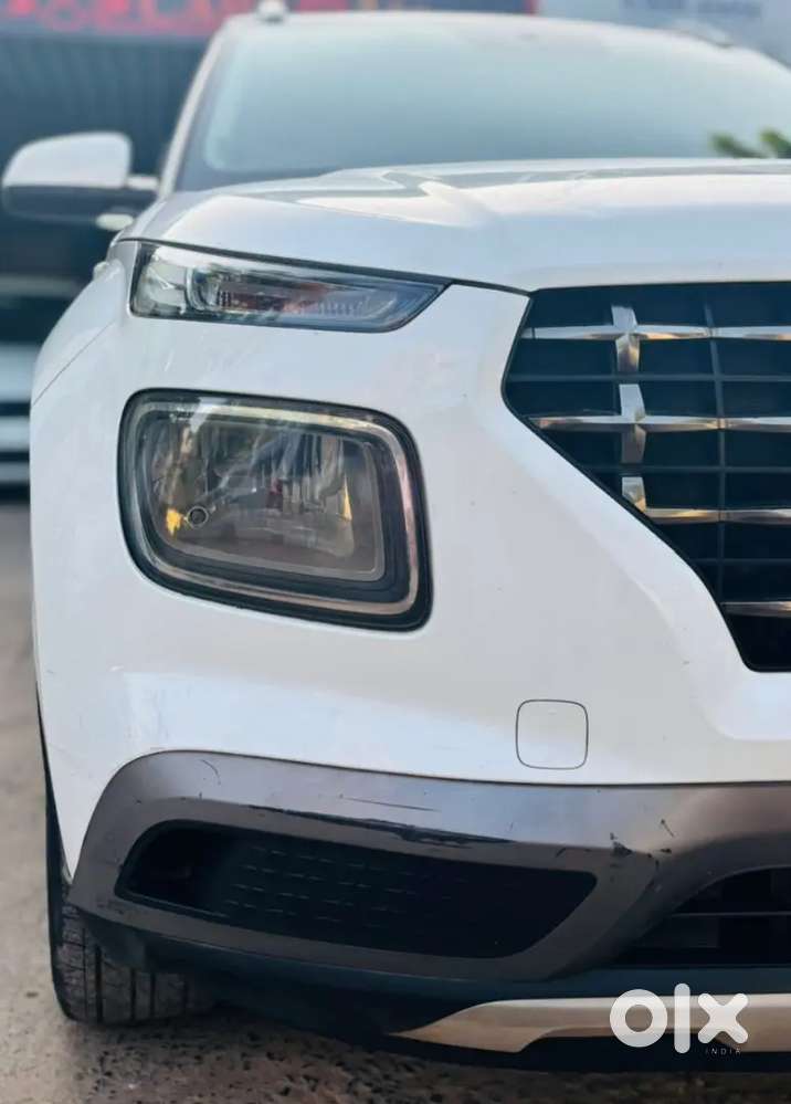 Hyundai Venue 2020 Petrol Well Maintained