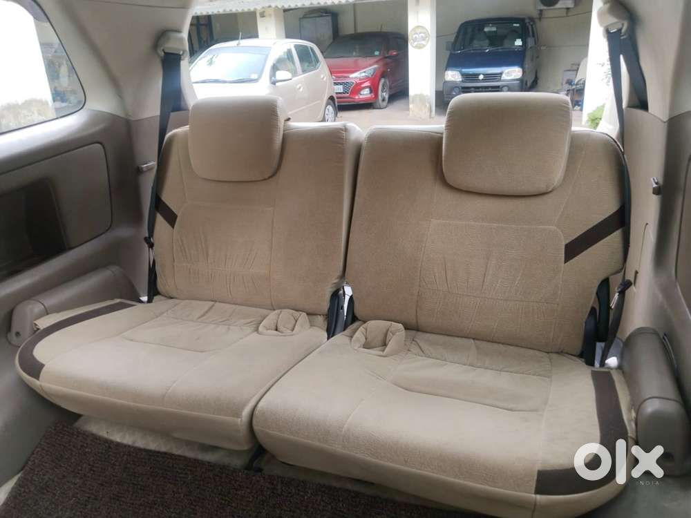 Toyota Innova 2.5 Vx 8 Seater Bs Iv, 2015, Diesel