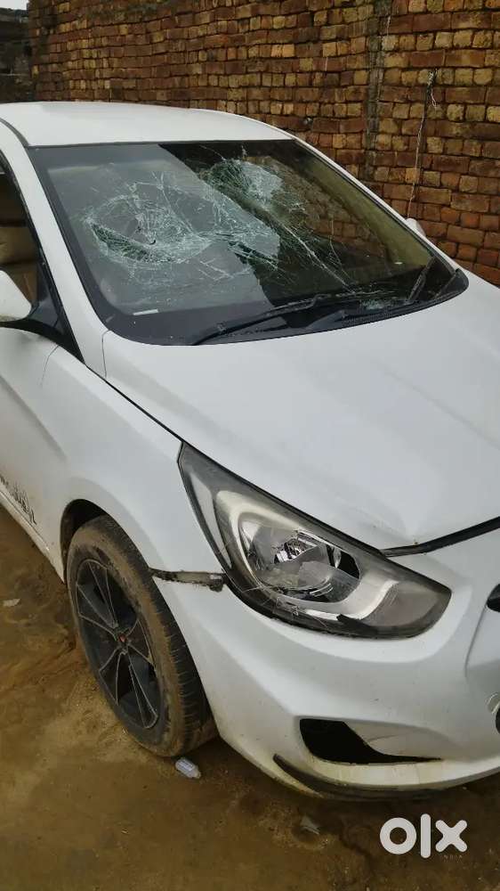 Hyundai Verna Fluidic 2011 Diesel Manual