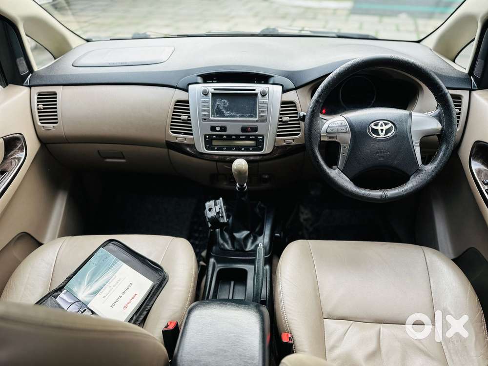 Toyota Innova 2.5 Z Diesel 7 Seater Bs Iv, 2015, Diesel